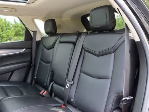 Used 2018 Cadillac XT5 Premium Luxury FWD image 17