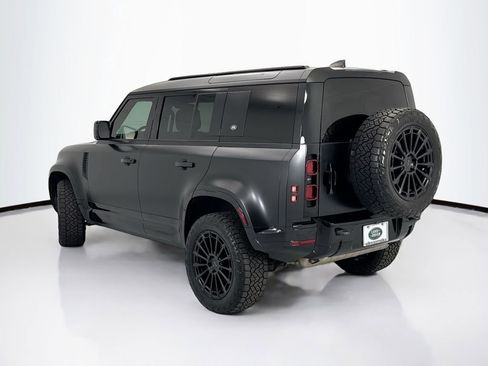 Used 2023 Land Rover Defender 110 X-Dynamic SE image 7