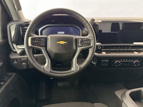 Used 2025 Chevrolet Silverado 2500 LT w/ Convenience Package AWD/4WD image 30