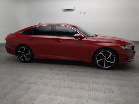 Used 2018 Honda Accord Sport image 11