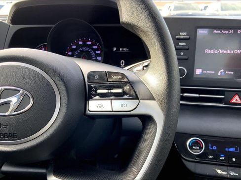 Certified 2023 Hyundai Elantra SEL FWD image 24