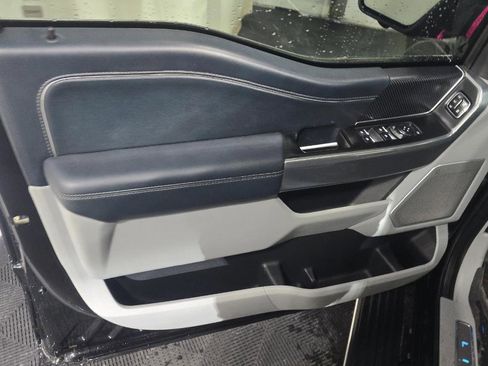 Used 2023 Ford F150 Limited image 11