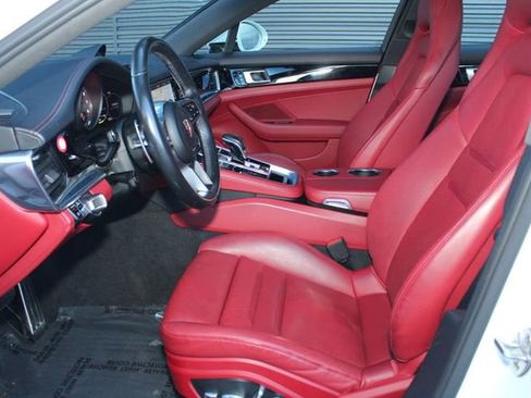 Used 2018 Porsche Panamera 4 image 5