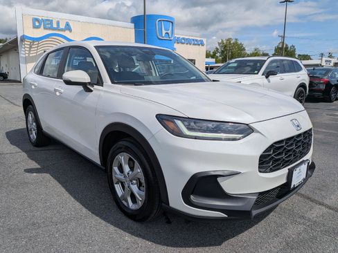 Used 2025 Honda HR-V LX image 3