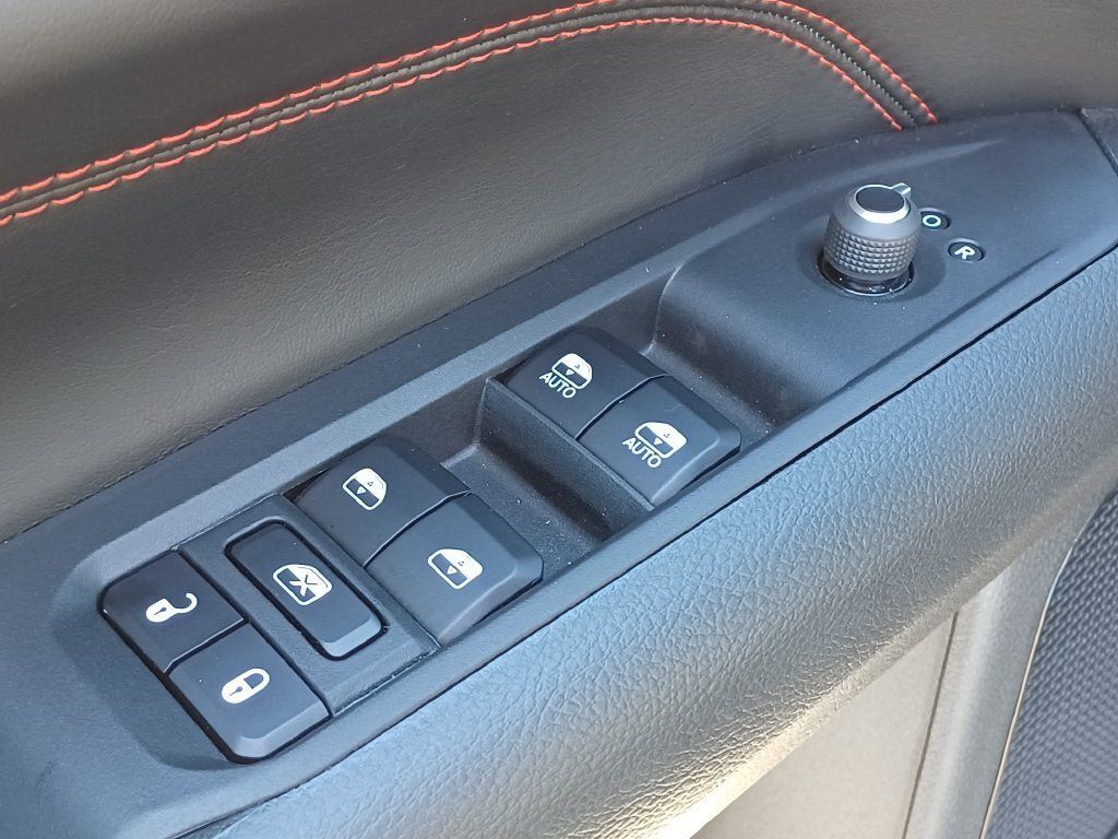 Used 2026 Jeep Compass Trailhawk AWD/4WD image 8