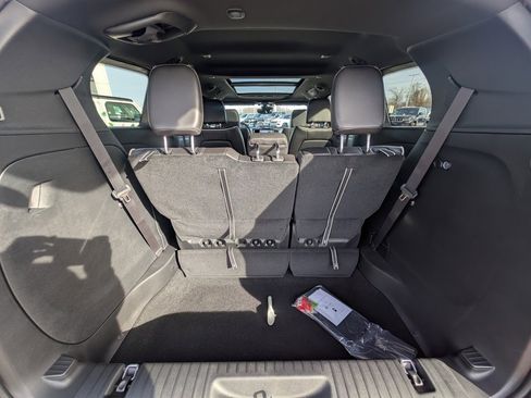 New 2026 Chrysler Pacifica Limited image 11