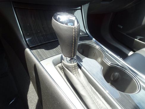 Used 2020 Chevrolet Impala Premier w/ Premier Confidence Package FWD image 18