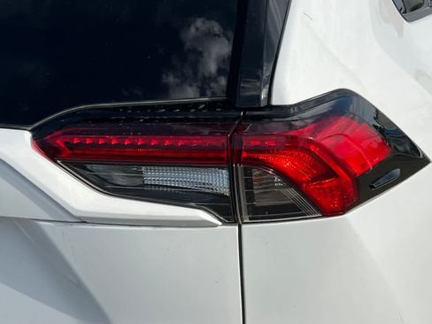 Used 2023 Toyota RAV4 LE AWD/4WD image 18