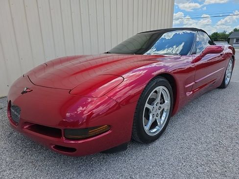 Used 2004 Chevrolet Corvette Convertible w/ Preferred Equipment Group RWD image 11