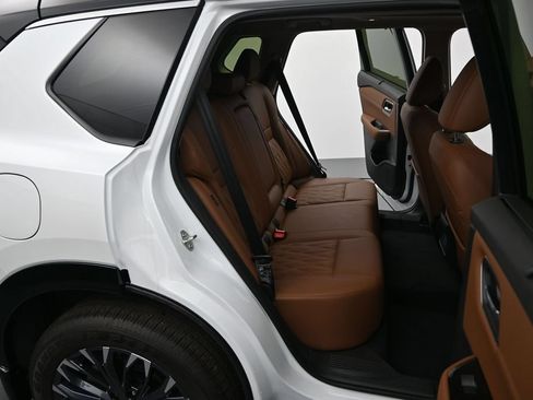 New 2026 Nissan Rogue Platinum AWD/4WD image 8