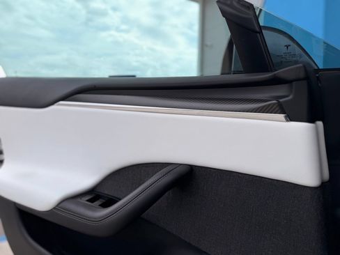 Used 2022 Tesla Model S Plaid AWD/4WD image 34