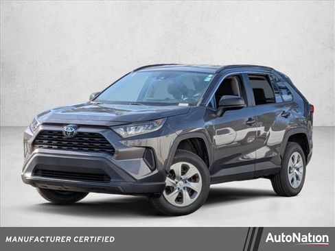 Used 2021 Toyota RAV4 LE image 1
