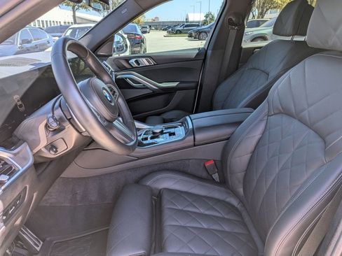Used 2026 BMW X6 xDrive40i w/ Climate Comfort Package image 11