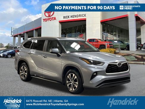 Used 2023 Toyota Highlander XLE FWD image 1