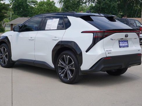 Used 2024 Toyota bZ4X AWD image 5