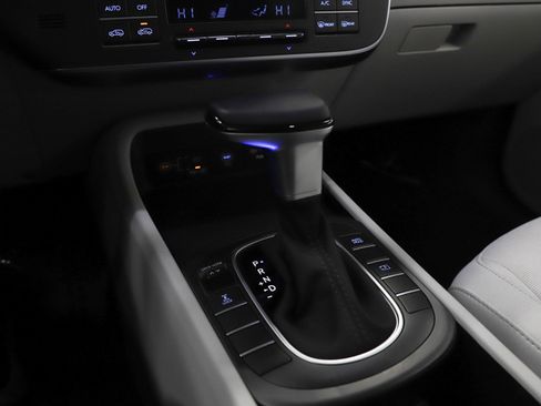 Used 2025 Hyundai Kona SEL image 22