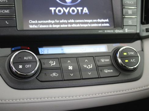 Used 2016 Toyota RAV4 Limited image 25