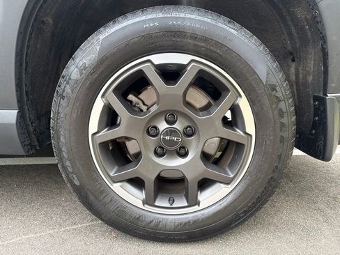 Used 2023 Honda Pilot LX image 36