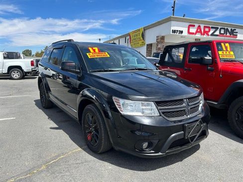 Used 2017 Dodge Journey SXT w/ Comfort/Convenience Group FWD image 4
