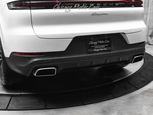 Used 2025 Porsche Cayenne image 39