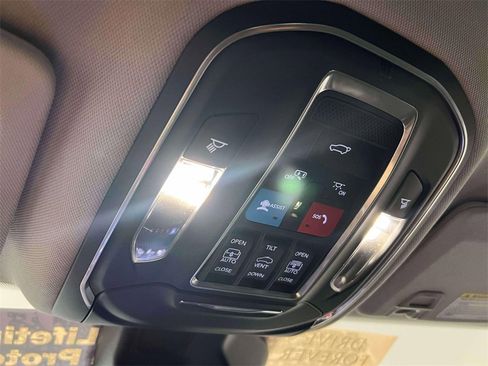 Used 2023 Jeep Grand Cherokee L Limited image 33