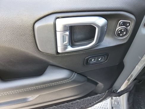 Used 2023 Jeep Wrangler Unlimited Sahara w/ LED Lighting Group AWD/4WD image 31