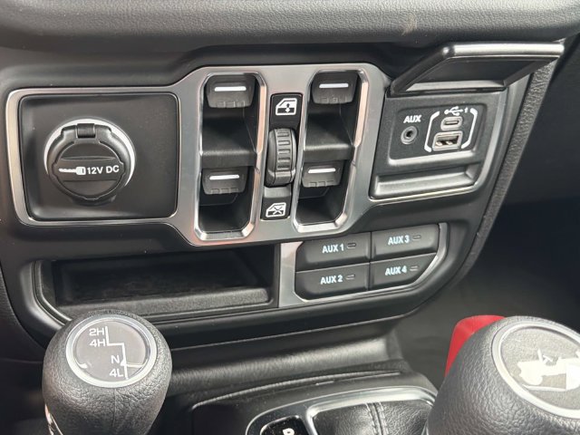 New 2026 Jeep Wrangler Unlimited Sahara w/ Safety Group AWD/4WD image 32