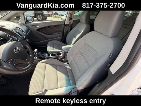 Used 2017 Kia Forte LX w/ LX Popular Package image 8