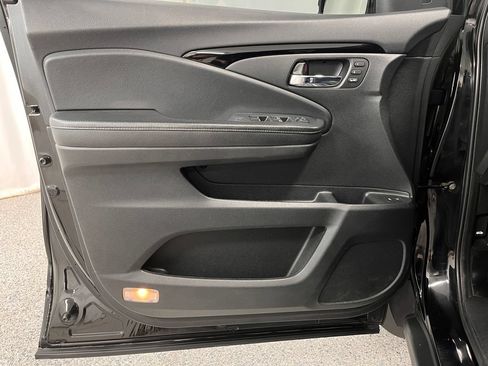 Used 2019 Honda Pilot Touring image 14