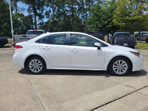 Certified 2026 Toyota Corolla LE w/ LE Premium Package FWD image 8