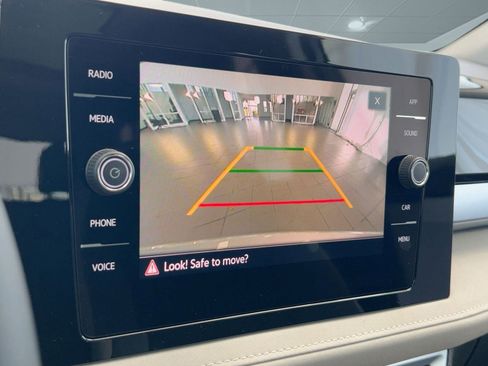 New 2026 Volkswagen Taos SE image 25