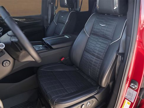 Used 2024 Cadillac Escalade Sport Platinum w/ Heavy-Duty Trailer Package image 7