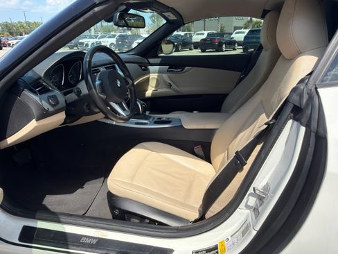 Used 2014 BMW Z4 sDrive28i RWD image 9