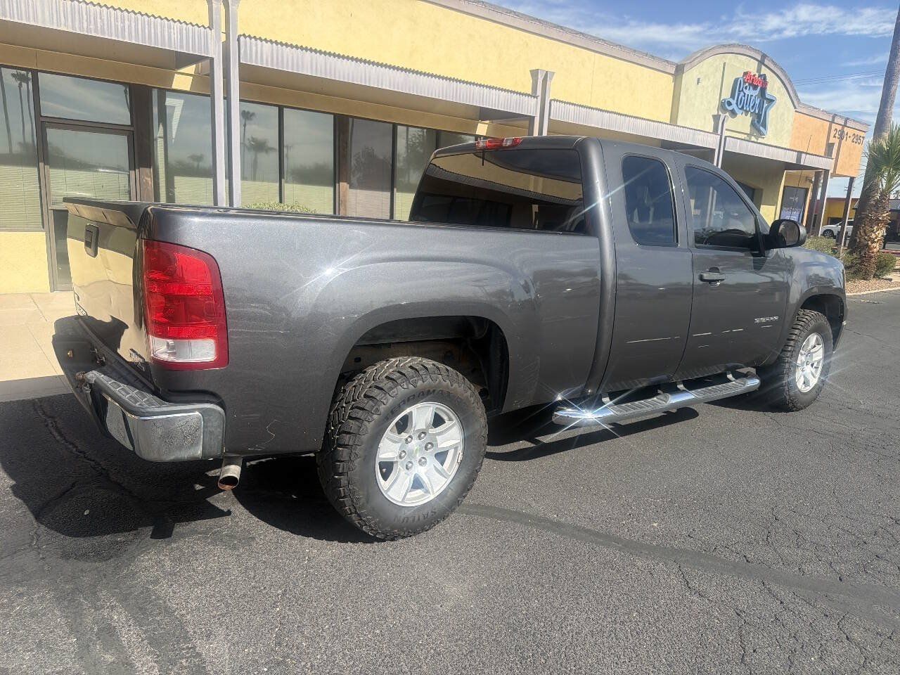 Used 2010 GMC Sierra 1500 SL RWD image 12