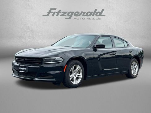 Used 2023 Dodge Charger SXT RWD image 2