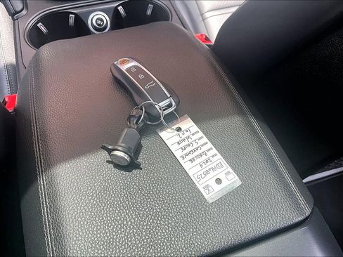 Used 2024 Porsche Cayenne S AWD/4WD image 14