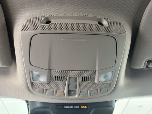 Used 2022 Ford Expedition XLT AWD/4WD image 17