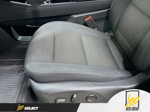 Used 2026 Chevrolet Traverse LT w/ LPO, Floor Liner Package FWD image 22