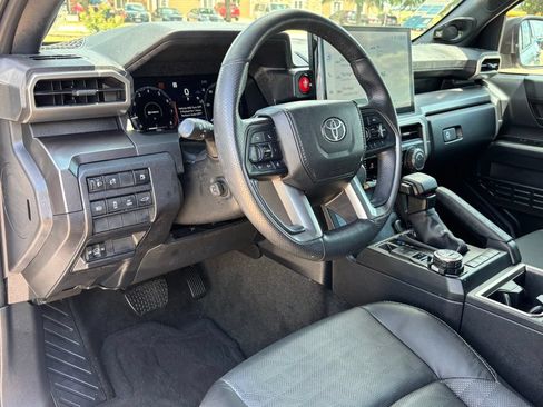 Certified 2025 Toyota 4Runner TRD Off-Road Premium AWD/4WD image 11