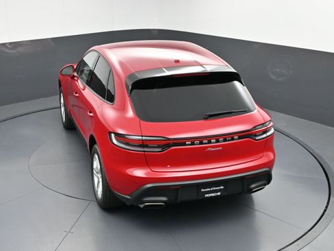 Certified 2025 Porsche Macan image 34