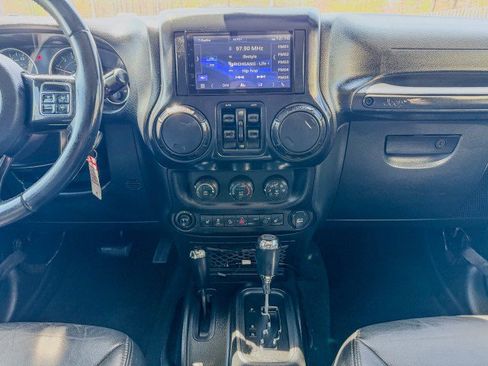 Used 2017 Jeep Wrangler 75th Anniversary image 10