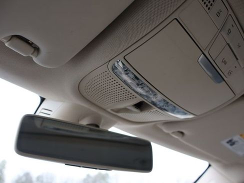 Used 2019 Mercedes-Benz C 300 Sedan image 26