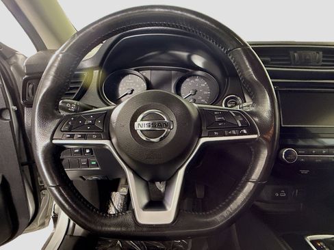 Used 2018 Nissan Rogue SV image 13