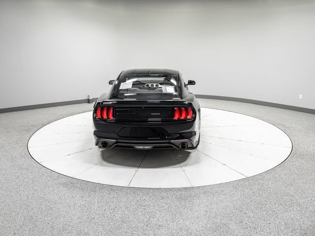 Used 2018 Ford Mustang Coupe w/ Equipment Group 101A RWD image 22