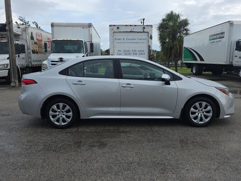 Used 2024 Toyota Corolla LE FWD image 8