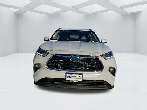Used 2023 Toyota Highlander Limited image 2