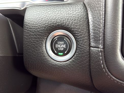 Used 2023 GMC Yukon Denali AWD/4WD image 25