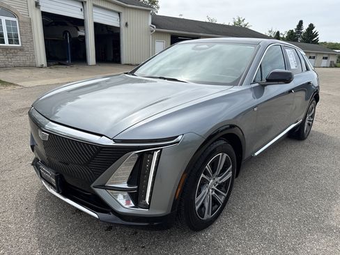 Used 2024 Cadillac Lyriq Luxury w/ LPO, Floor Liner Package AWD/4WD image 13