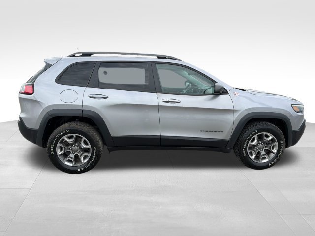 Used 2019 Jeep Cherokee Trailhawk AWD/4WD image 8