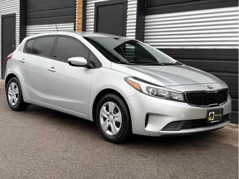 Used 2017 Kia Forte LX FWD image 11